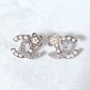 NWOT double CC pearl and Crystal earrings